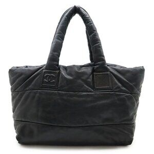 CHANEL Black Leather Shoulder Bag